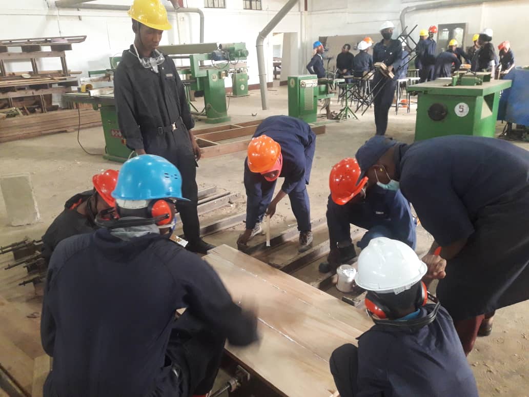 Second Year BSc (WTVA) students manufacturing stools for the Multipurpose  Lab. The students are on Field Practical Training attachment at Vuyisile  Mini Furniture Factory, Solomon Mahlangu Campus Mazimbu - College of  Forestry,